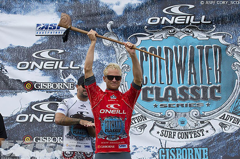 Адам Меллинг побеждает в новозеландском ASP 6-Star O’Neill Cold Water Classic