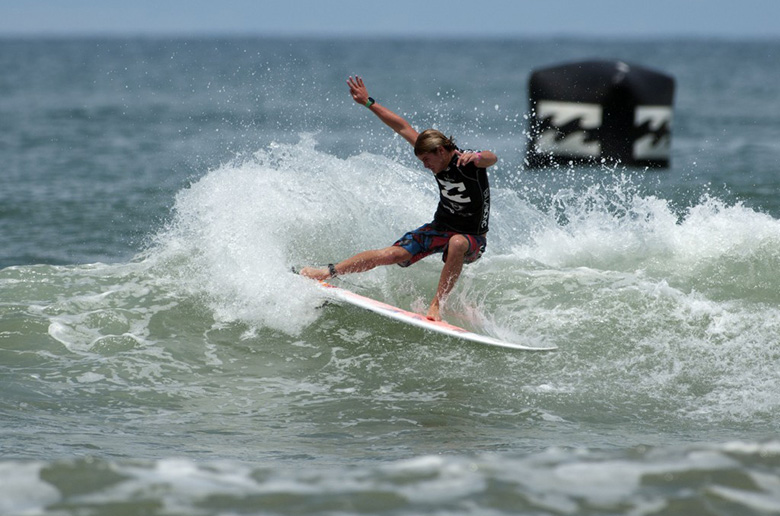 Австралия побеждает в ISA World Surfing Games